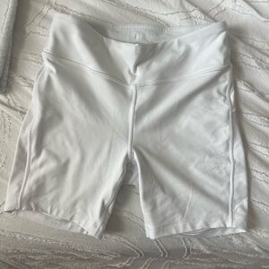 OUTDOOR VOICES white biker shorts